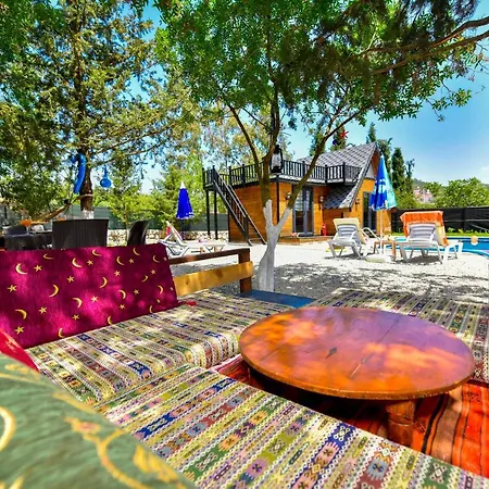 Chalet Tiny Smurf *